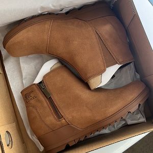 Sorel Evie Zip Bootie size 8